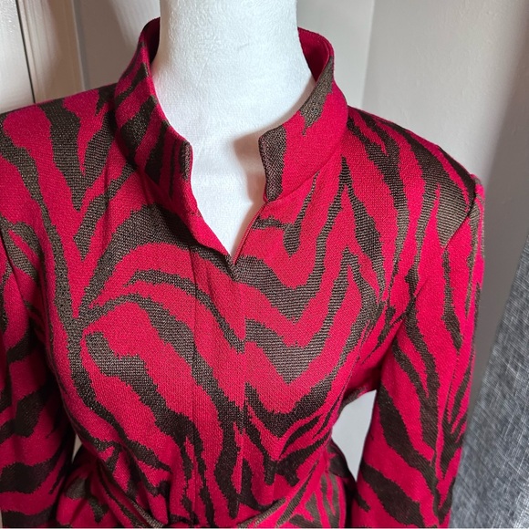 ST. JOHN Women’s 2Pcs Dress Knit Suit, Animal Print, Size 12, Jacket Skirt Set - Picture 5 of 9